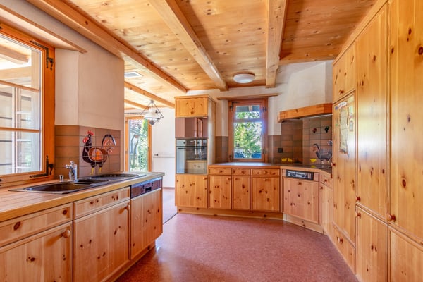 Charmantes 7.5-Zimmer-Einfamilienhaus mit Sauna und Garage in Brittnau 8