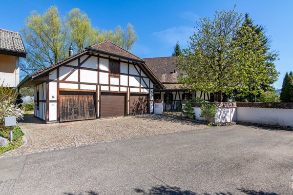 Charmantes 7.5-Zimmer-Einfamilienhaus mit Sauna und Garage in Brittnau 4