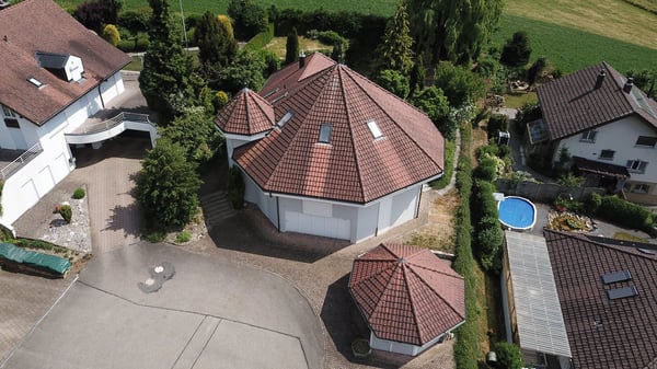 Landhausvilla mit einzigartiger Architektur und Ausbaupotenzial 2