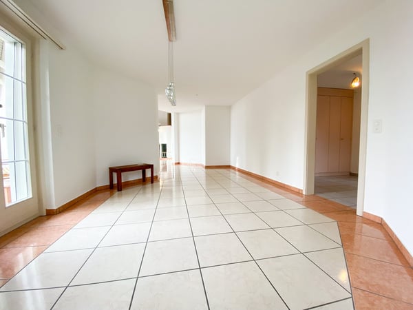 Landhausvilla mit einzigartiger Architektur und Ausbaupotenzial 7