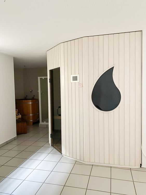 Landhausvilla mit einzigartiger Architektur und Ausbaupotenzial 18