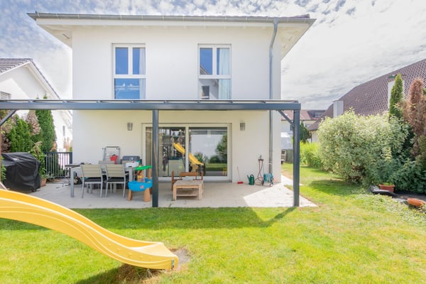 Modernes 5.5-Zimmer-Einfamilienhaus in ruhiger Lage in Niederlenz 2