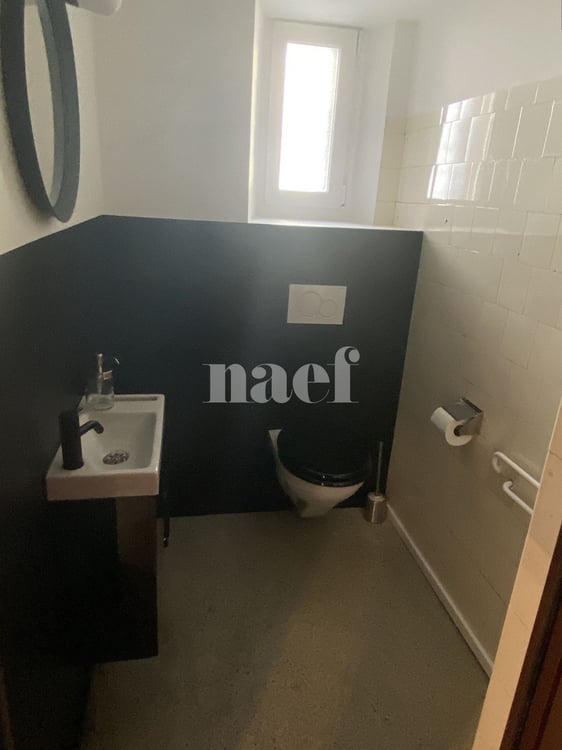 Salle de spectacle au rez-de-chaussée 8