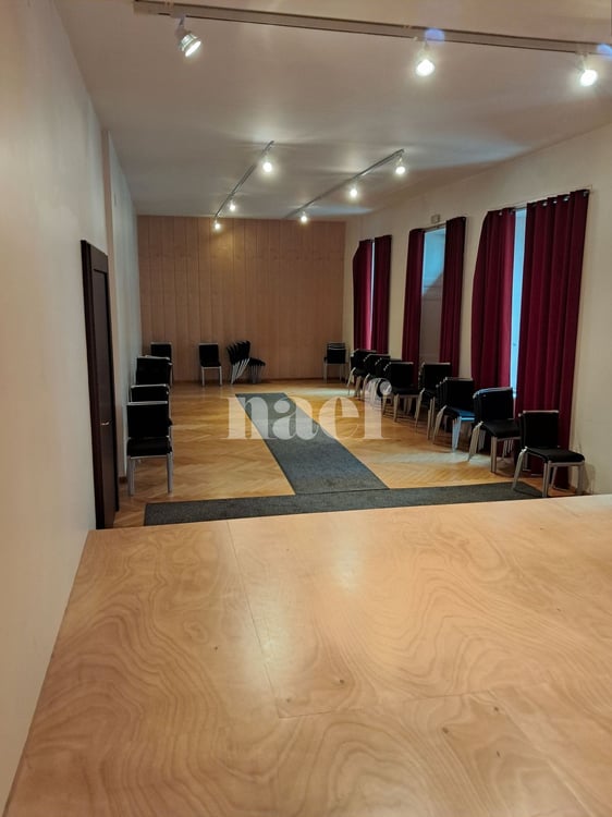 Salle de spectacle au rez-de-chaussée 2