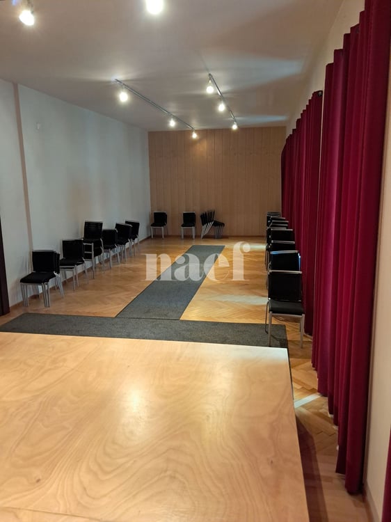 Salle de spectacle au rez-de-chaussée 3