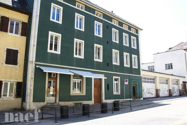 Salle de spectacle au rez-de-chaussée 9