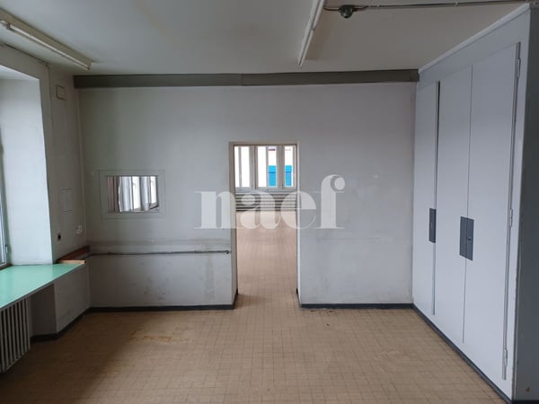 Local commercial lumineux d'environ 240m2 6