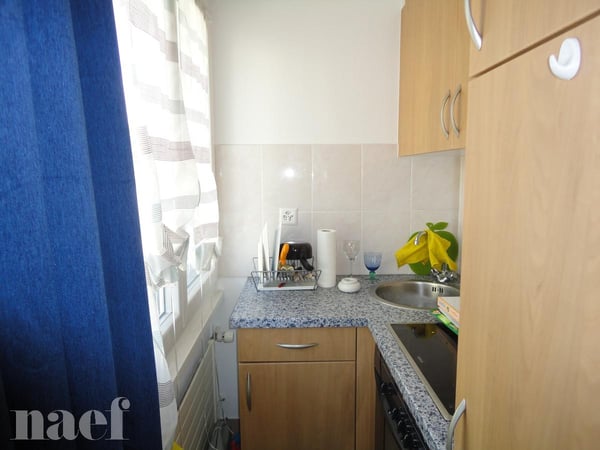 Studio lumineux dans quartier apprécié 1