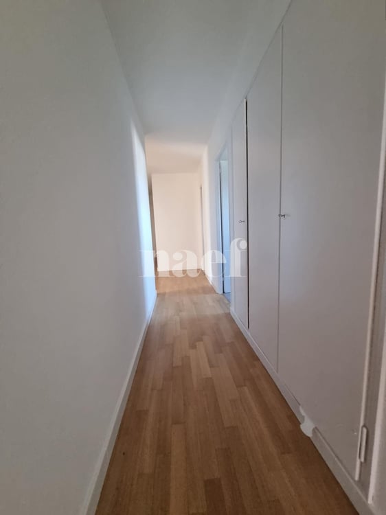 1 pièces rénové récemment proche du centre avec balcon 8