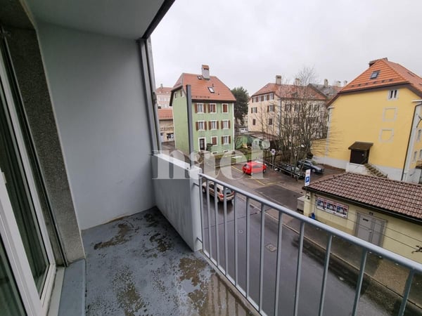 1 pièces rénové récemment proche du centre avec balcon 12