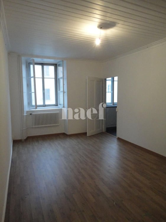Appartement spacieux de 4 pièces au 1er étage EST 4