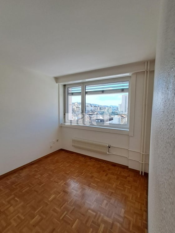 Studio 8e étage (immeuble avec ascenseur) 3