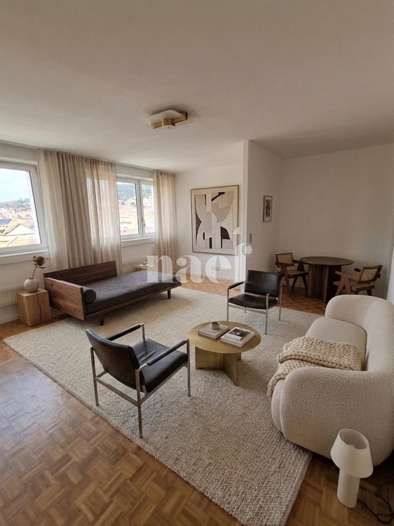 Studio 8e étage (immeuble avec ascenseur) 1