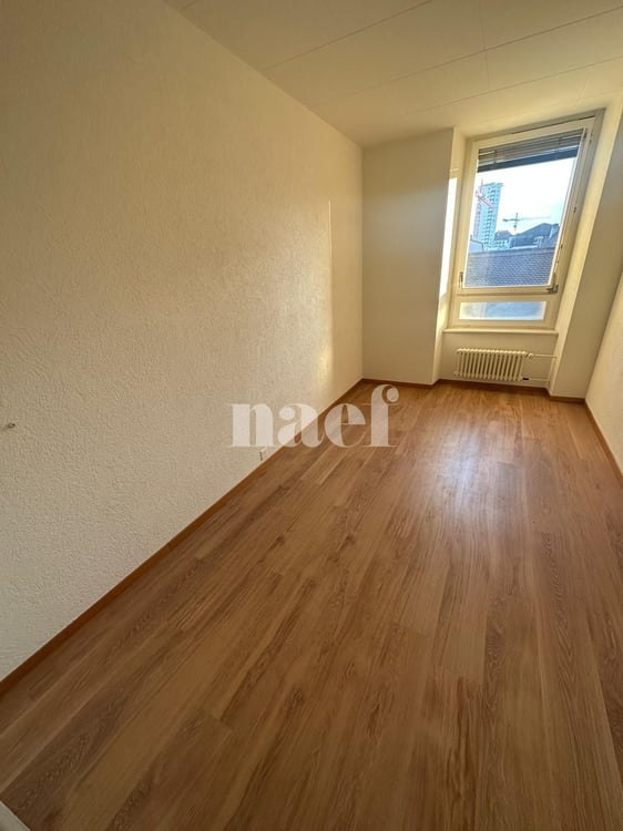 Appartement de 4.5 pièces en plein centre-ville 4
