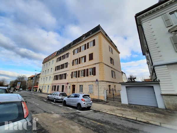 Magnifique appartement lumineux avec cachet de 1 pièces 12