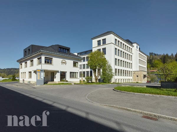 Surface industrielle avec salles blanches certifiées 4