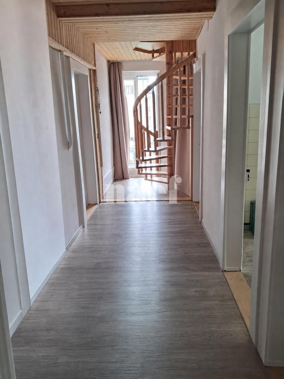 Duplex spacieux et lumineux de 2.5 pièces avec jardin commun 9