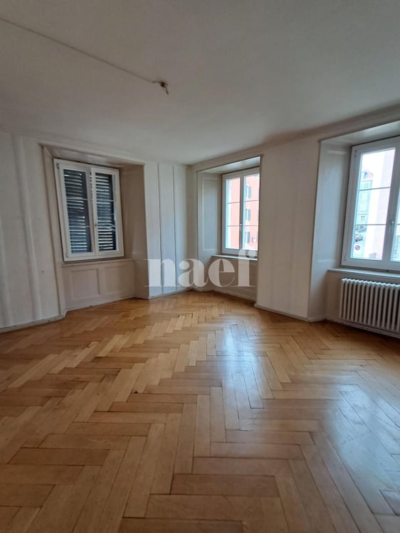 1er loyer net offert - Appartement de 3 pièces proche de la place du marché 8
