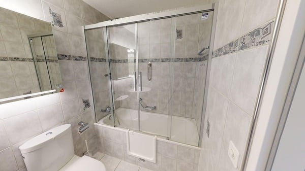 Gepflegte, praktische 3.5-Zimmer - Wohnung inkl. Einstellhallenplatz 11