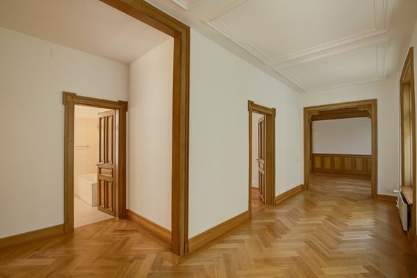 Büro in grosszügiger Altbauwohnung mit viel Charme 7