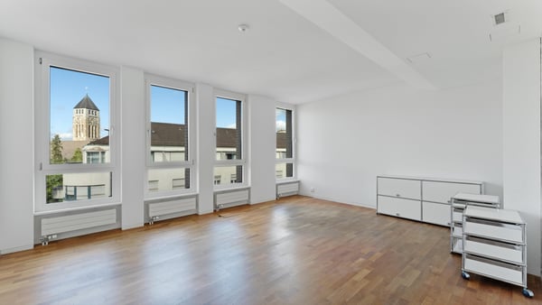 Einzigartige Büroflächen mit eigenem repräsentativen Haupteingang! 2