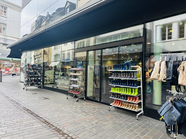 Repräsentative Eckfläche mit hoher Visibilität 2