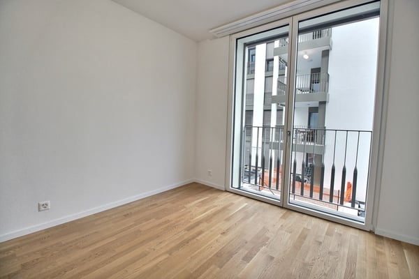 5.5 pièces neuf au 1er étage ! 12