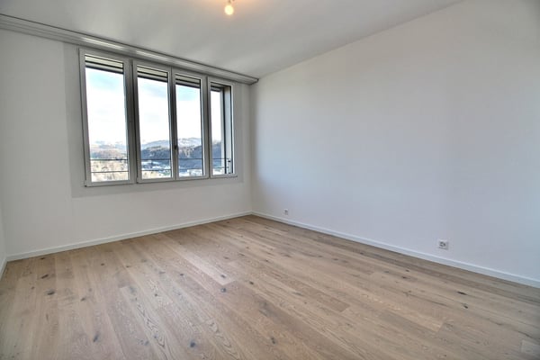 Attique de 4.5 pièces avec vue dégagée ! 3