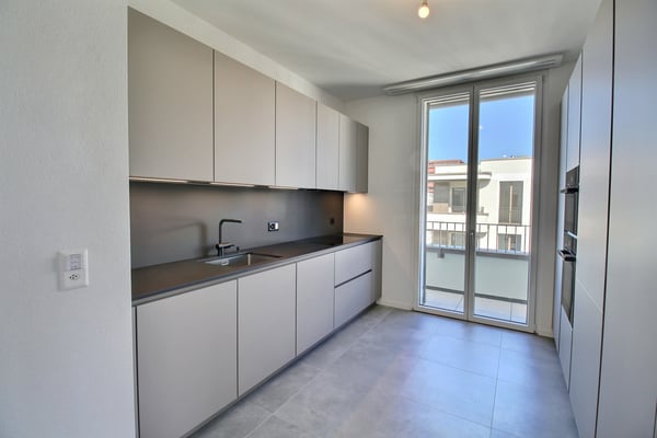 Exceptionnel appartement de 4.5 pièces à louer au dernier étage à Marly ! 2