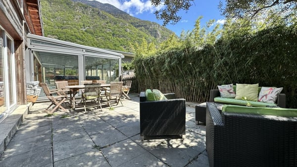 Villa avec écurie pour chevaux à Dorénaz 2