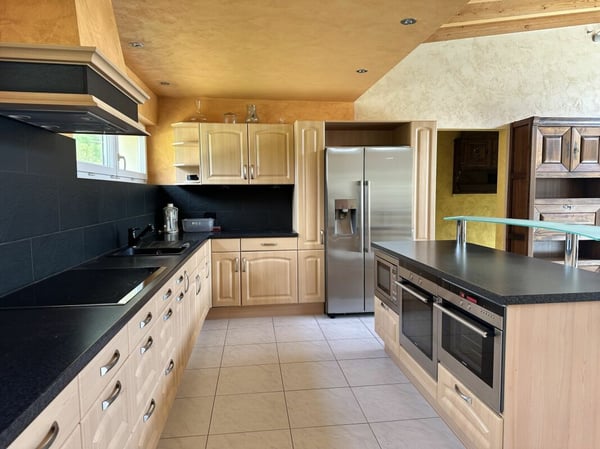 Villa avec écurie pour chevaux à Dorénaz 7