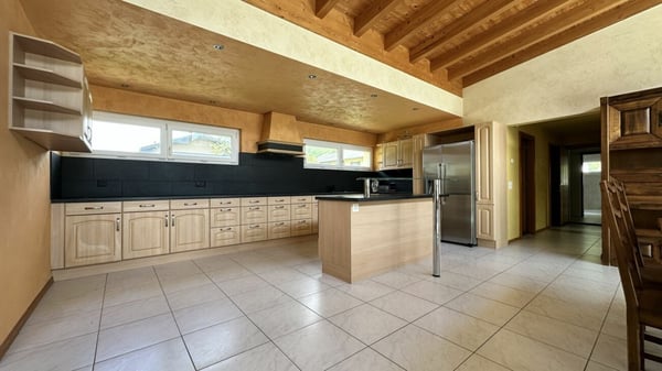 Villa avec écurie pour chevaux à Dorénaz 8