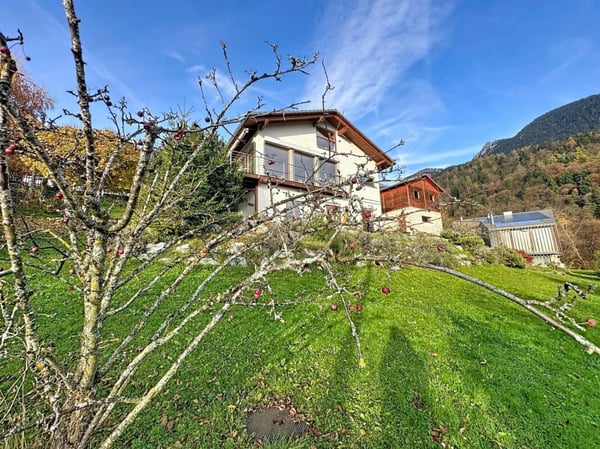 Magnifique villa d'architecte avec magnifique vue panoramique sur la plaine 1