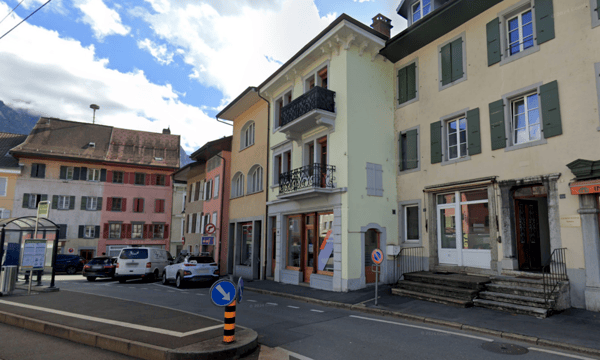 Immeuble de rendement à Bex 1