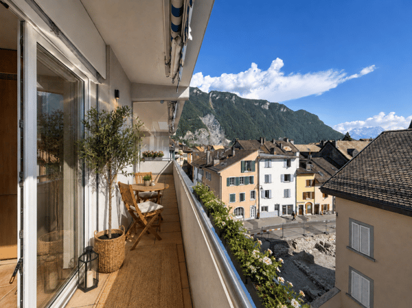 Bel et spacieux appartement de 3.5 pces avec magnifique vue sur les Dents-du-Midi et le lac. 2
