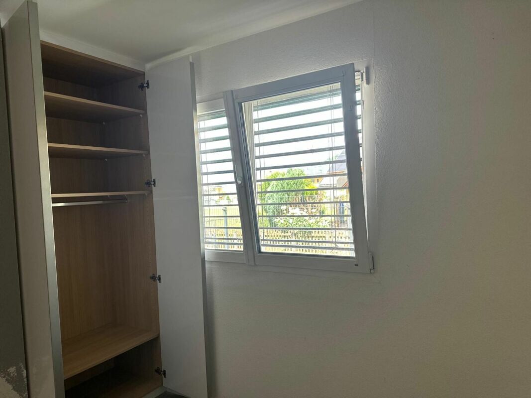 Appartement en rez de 5.5 pces à louer