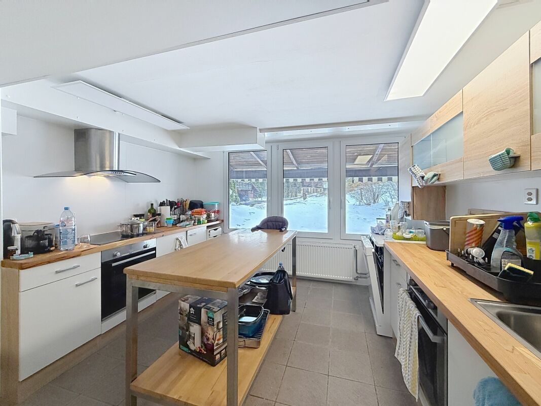 Auberge de 16 chambres avec bar à louer sur Morgins