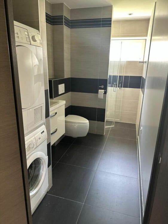 Appartement en rez de 5.5 pces à louer 4