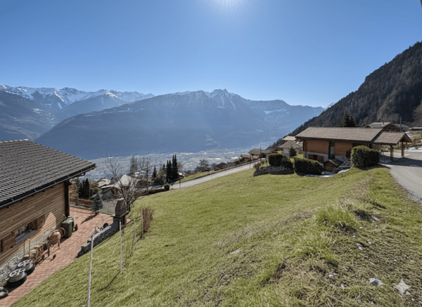 Terrain constructible à vendre à Dugny 2