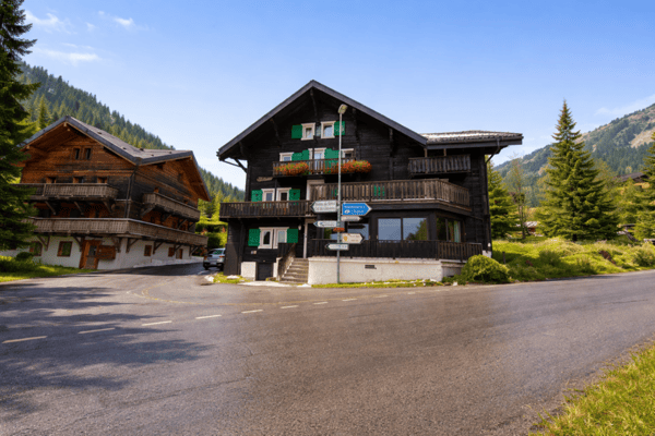 Auberge de 16 chambres avec bar à louer sur Morgins 1