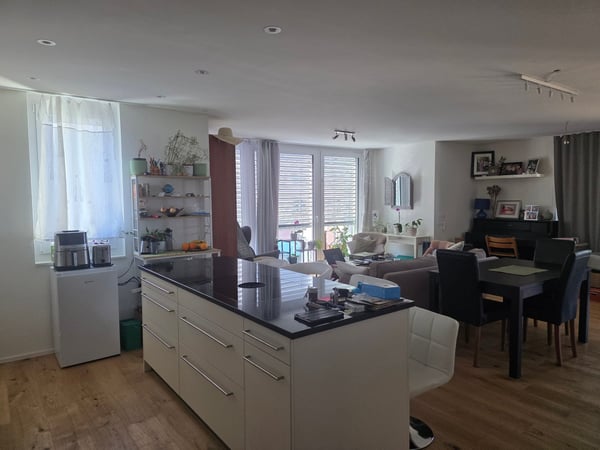Moderne 4½-Zimmer-Wohnung mit Balkon 4