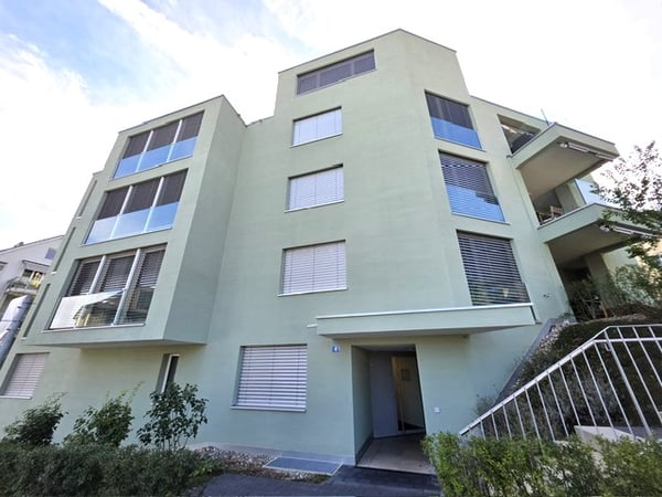 Moderne 4½-Zimmer-Wohnung mit Balkon 2