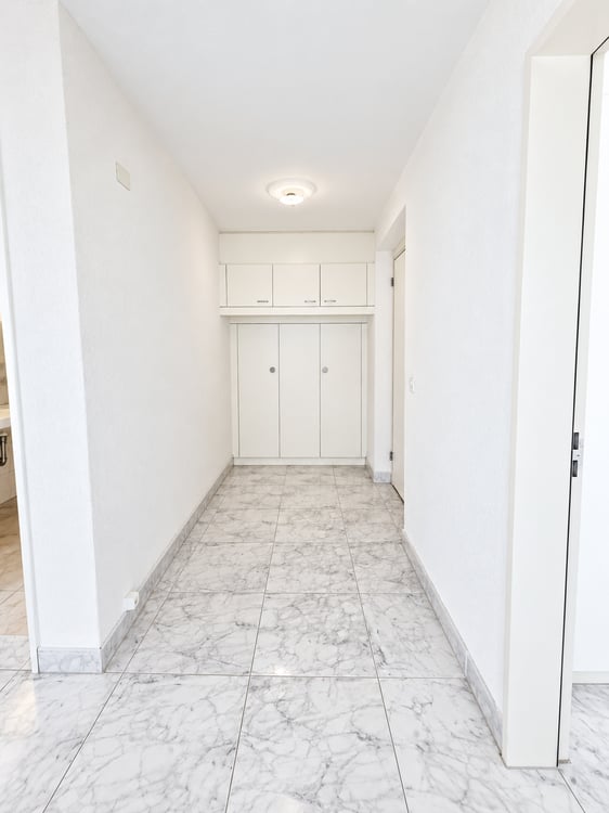 Helle 4.5-Zimmer-Wohnung mit Balkon und Garage in Dietikon 11