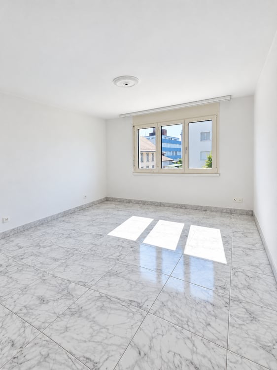 Helle 4.5-Zimmer-Wohnung mit Balkon und Garage in Dietikon 8