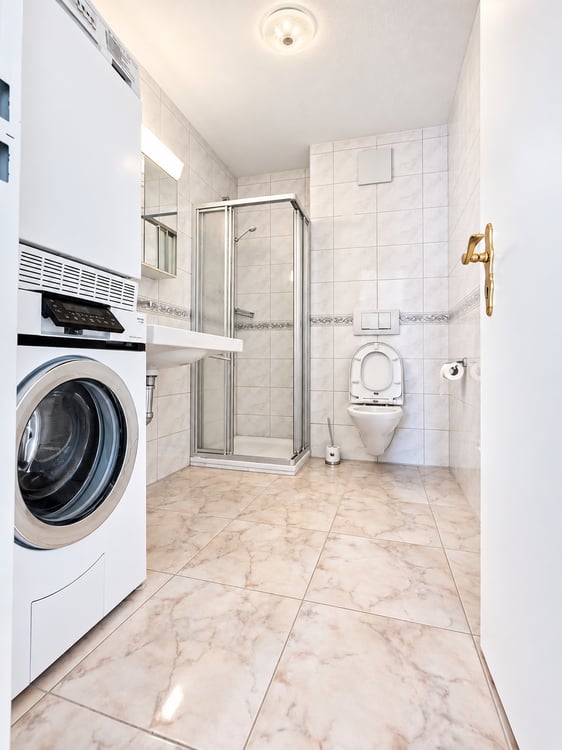Helle 4.5-Zimmer-Wohnung mit Balkon und Garage in Dietikon 15