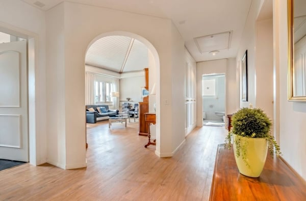 Dachwohnung mit unverbaubarer Weitsicht 9