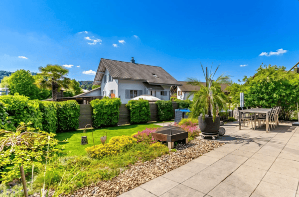 Familientraum mit weitläufigem Garten in Altishofen 2