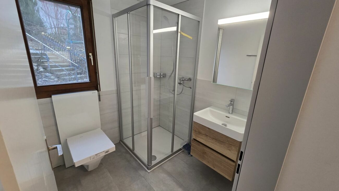 Schmucke 2,5 Zi mit Privatsitzplatz