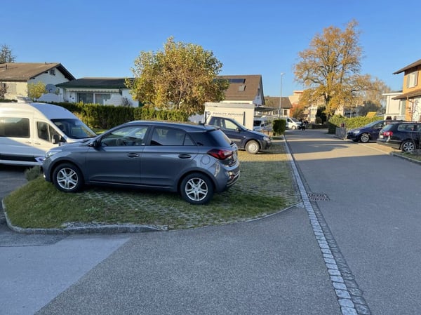 Charmante 3.5Zi Dachwohnung im Grünen 15