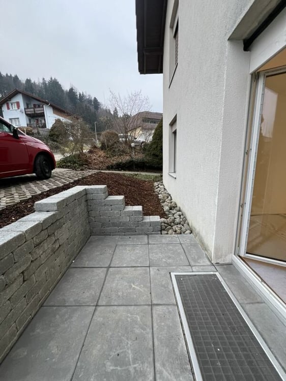 Schmucke 2,5 Zi mit Privatsitzplatz 8